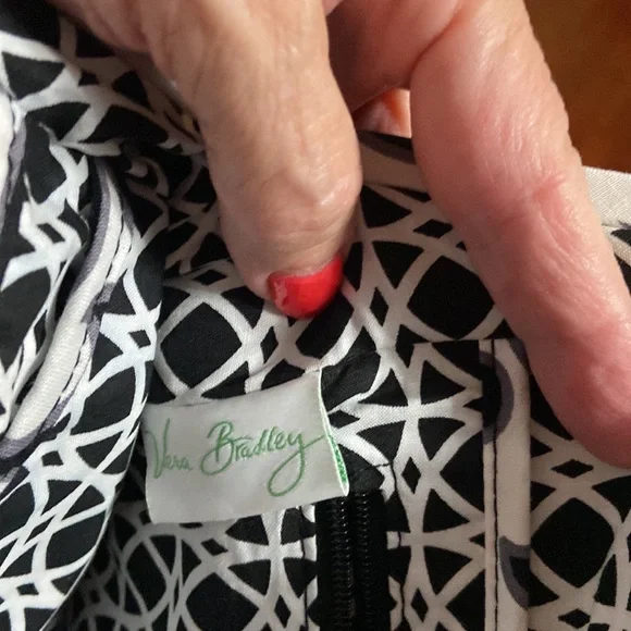 Vera Bradley snap closure purse 12x14x4. Black and white - Picture 4 of 4